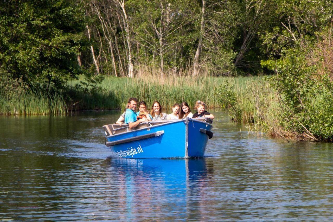 Camping Kleine Belterwijde, Wiede Lodge Met Uitzicht Over Het Water ภายนอก รูปภาพ